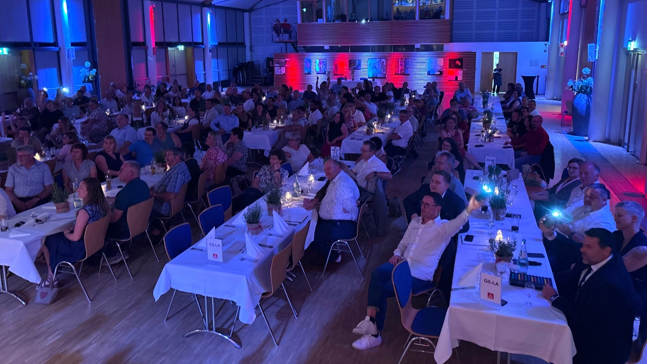 Die Jubilare und Ortsvorstandsmitglieder