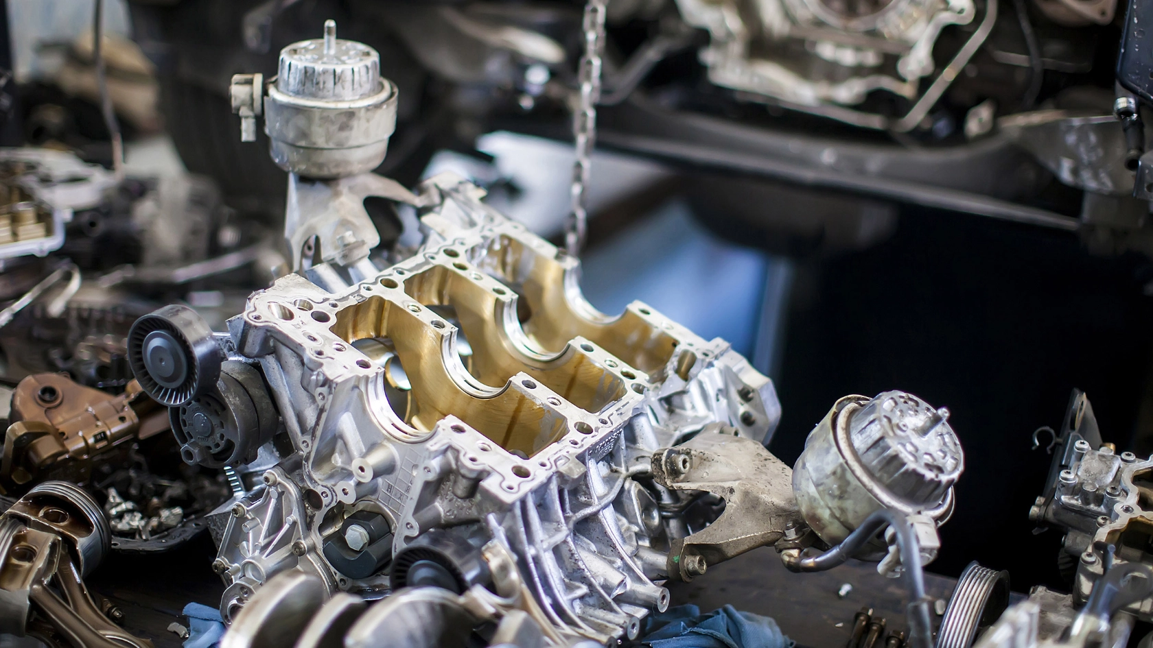 Herstellung eines Motorblocks.