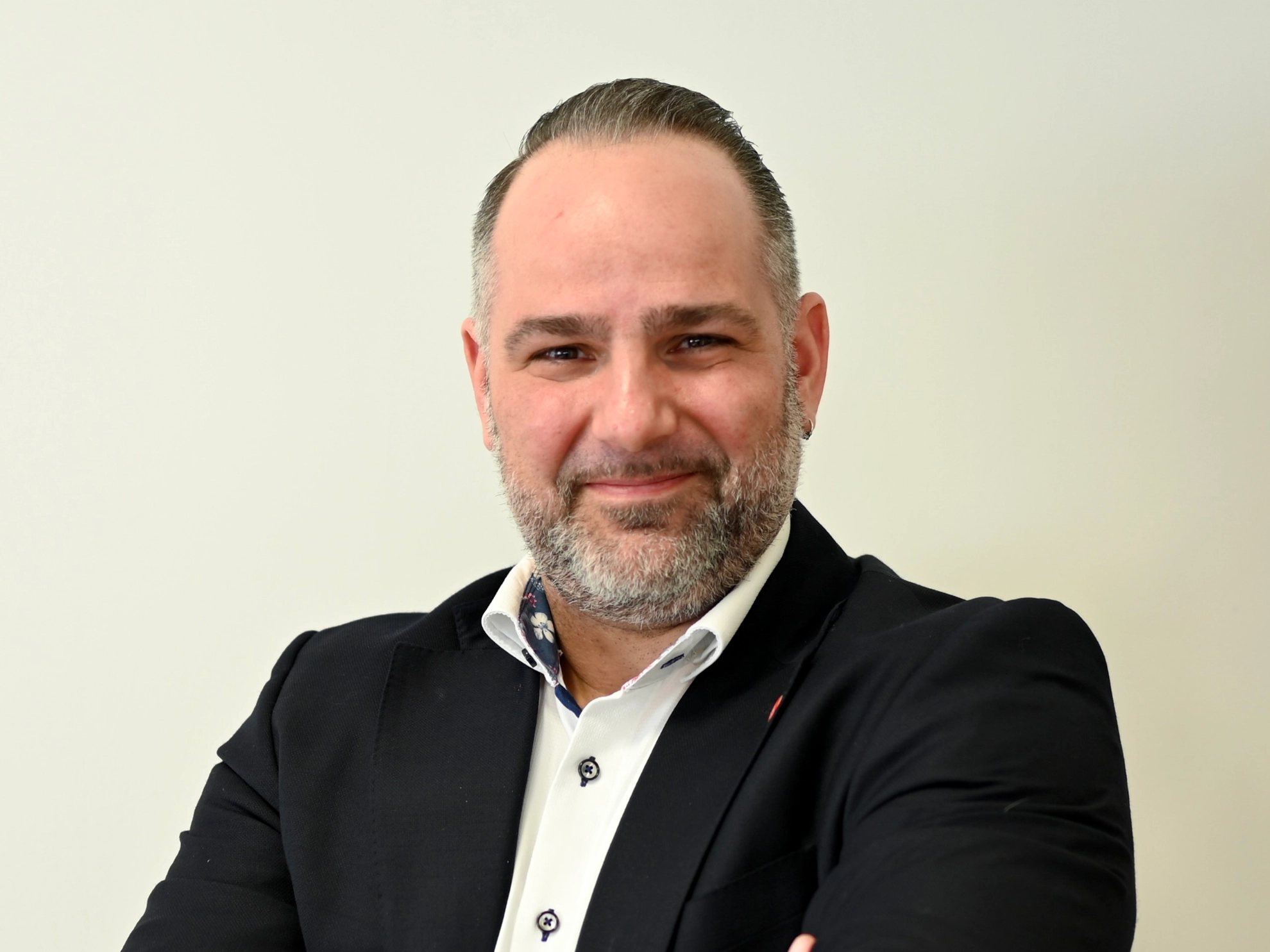 Das ist ein Bild des politischen Sekretärs Bastian Lindenmayer der IG Metall Landshut